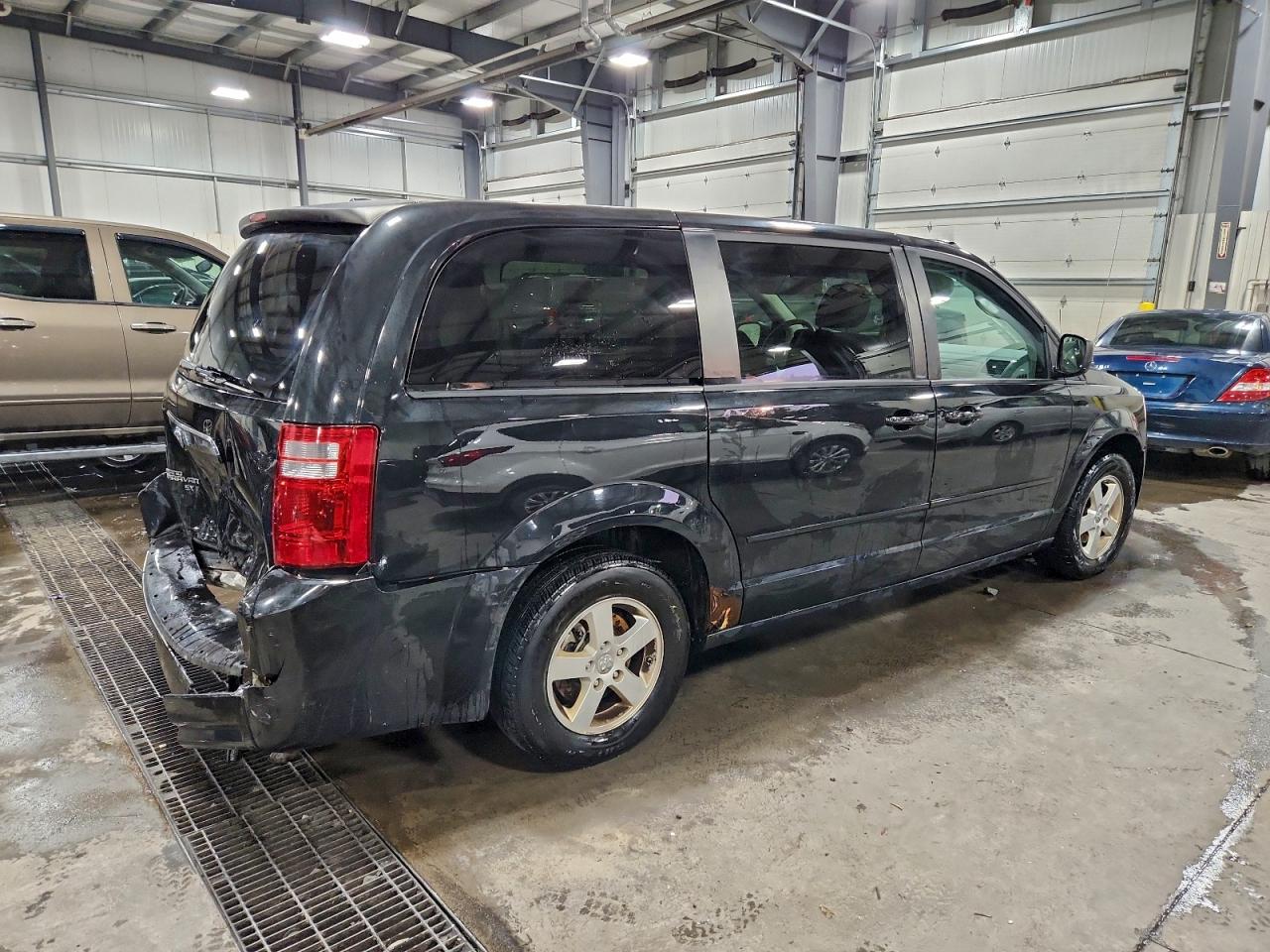 2010 DODGE GRAND CARAVAN SE photo 5
