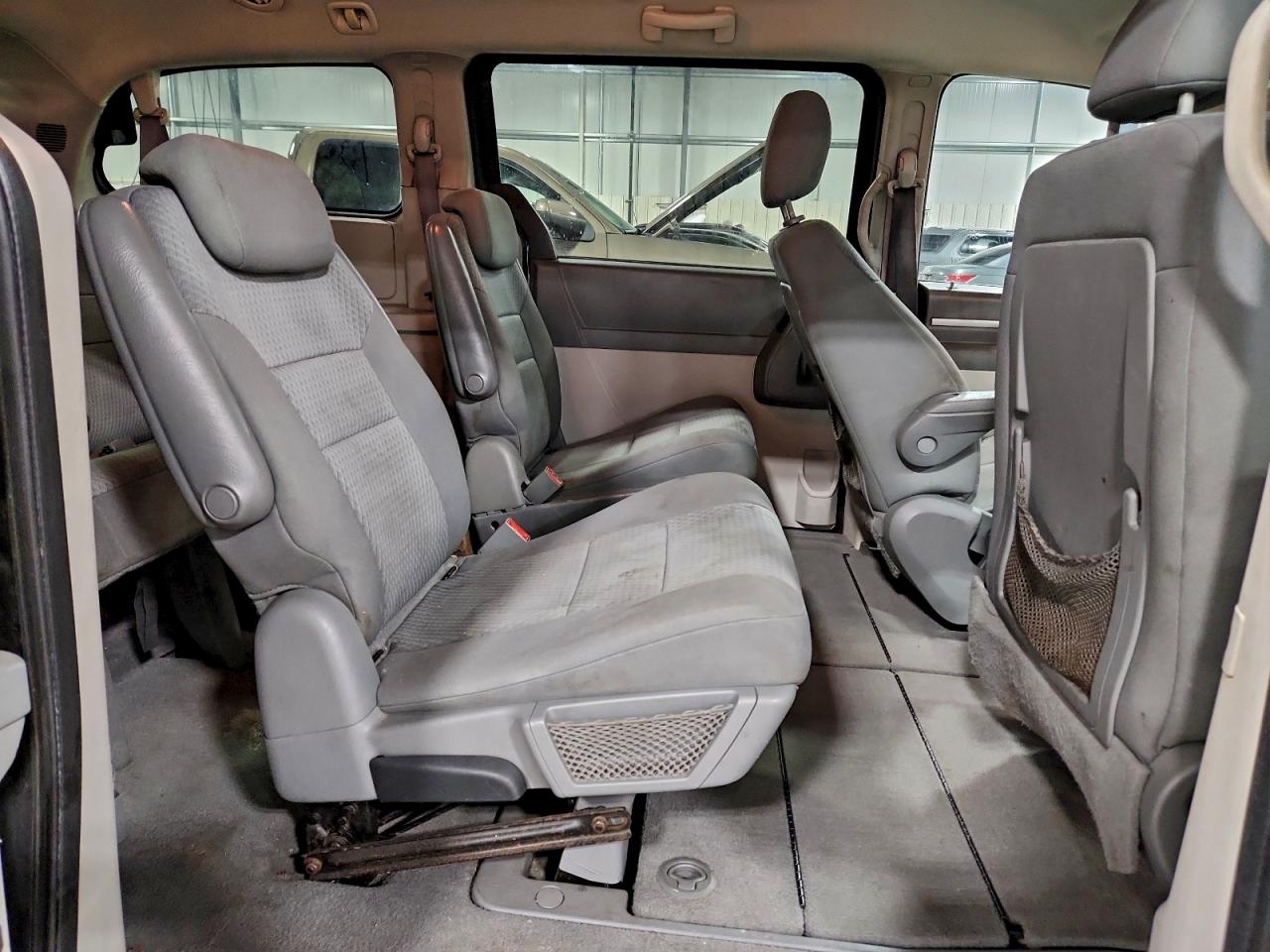 2010 DODGE GRAND CARAVAN SE photo 21