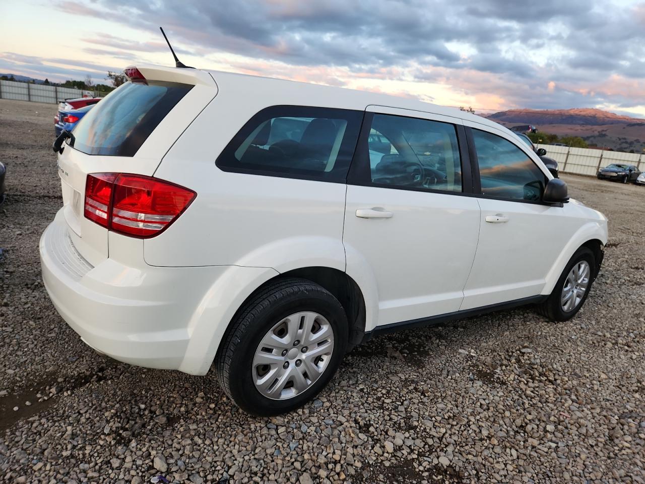 2014 DODGE JOURNEY SE photo 3