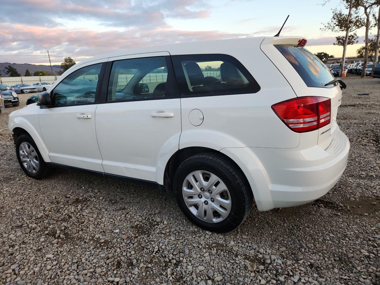2014 DODGE JOURNEY SE photo 2