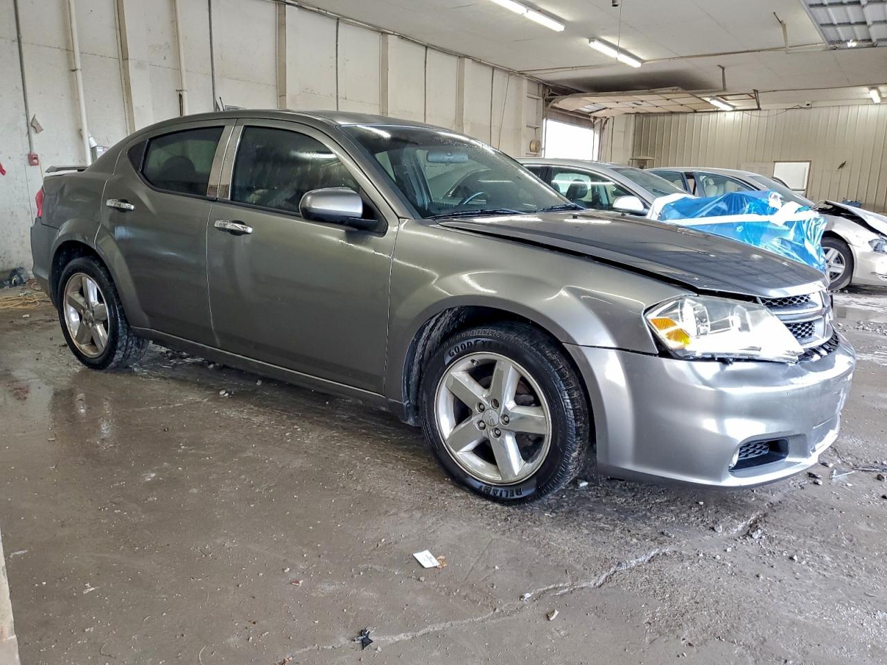 2013 DODGE AVENGER SXT photo 4