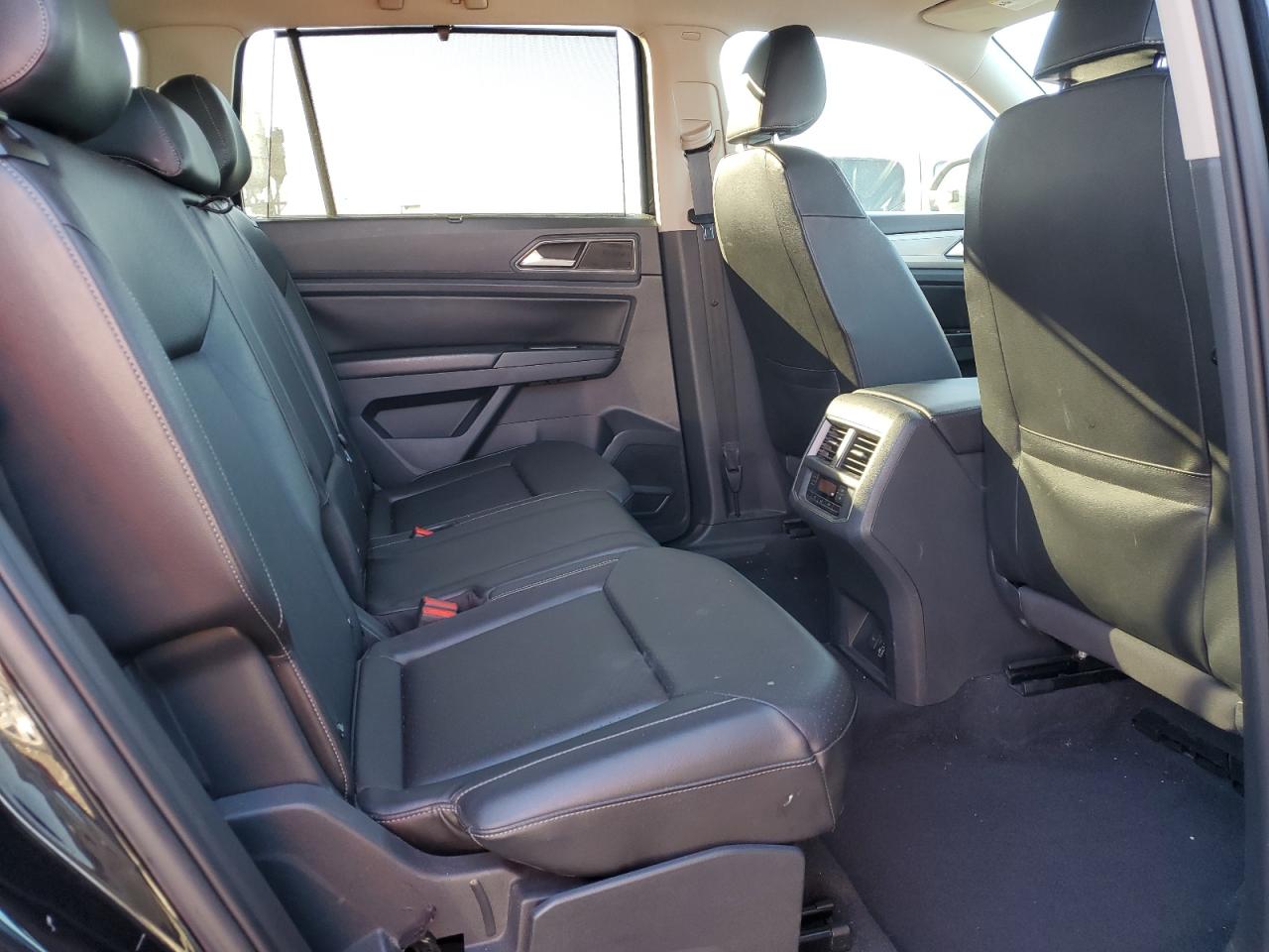 2018 VOLKSWAGEN ATLAS SE photo 21