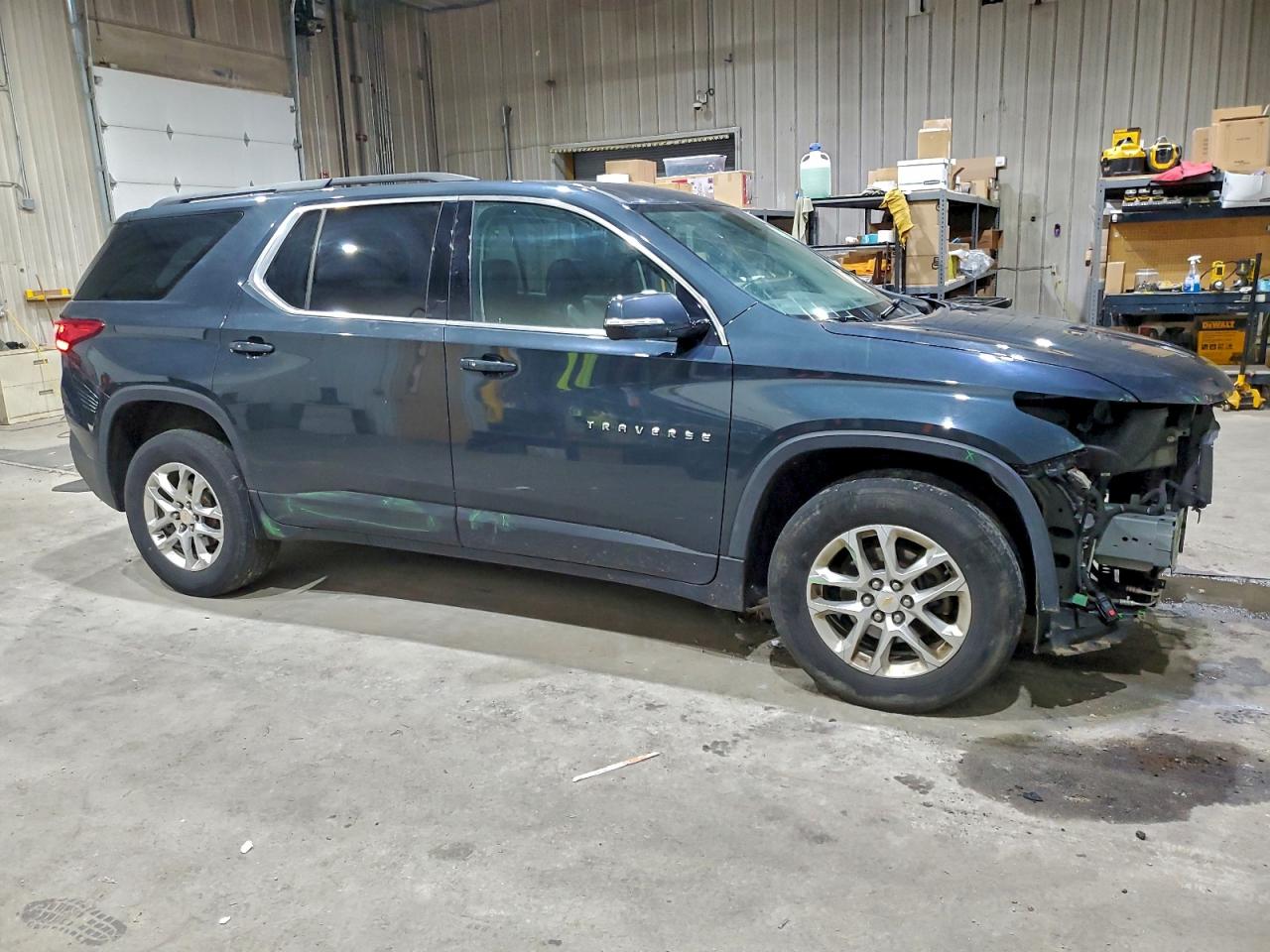 2019 CHEVROLET TRAVERSE LT photo 4