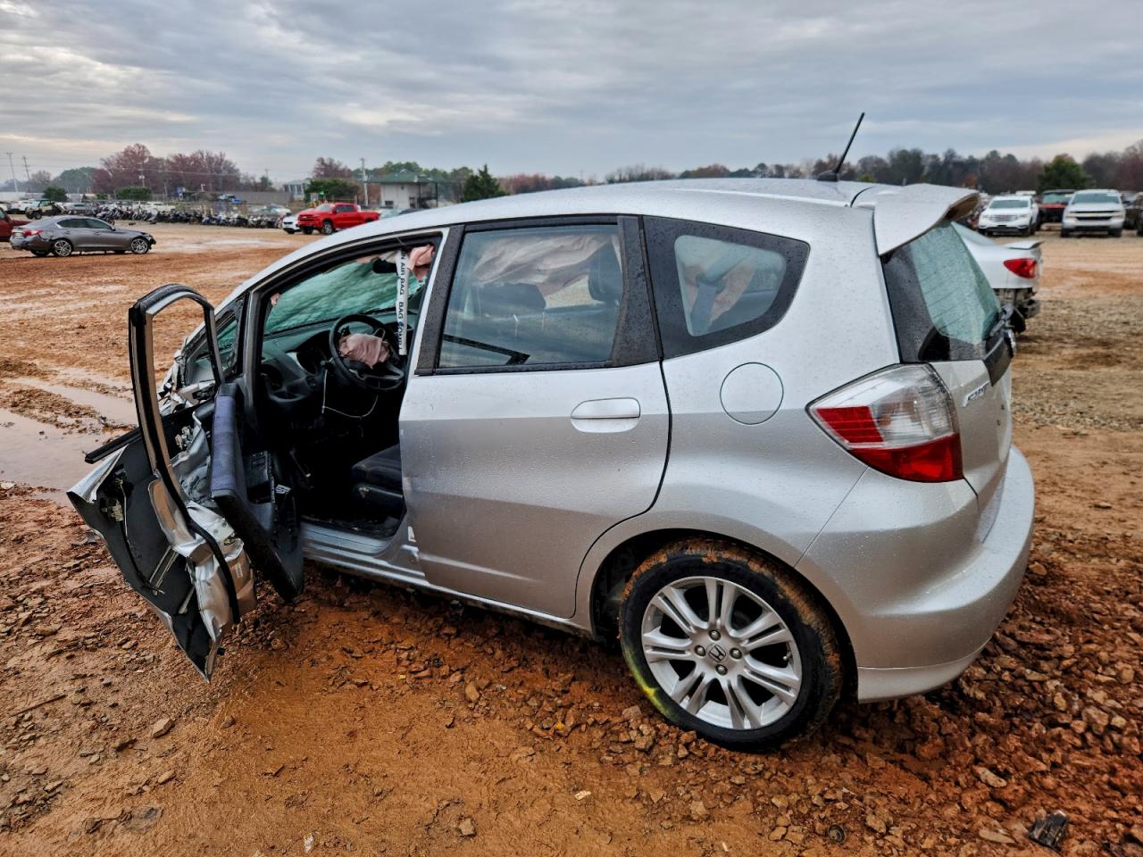 2011 HONDA FIT SPORT photo 2