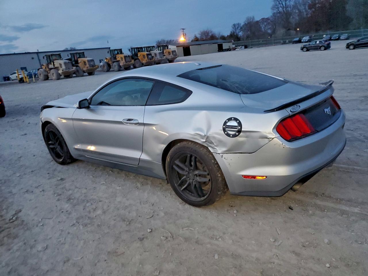 2016 FORD MUSTANG photo 3