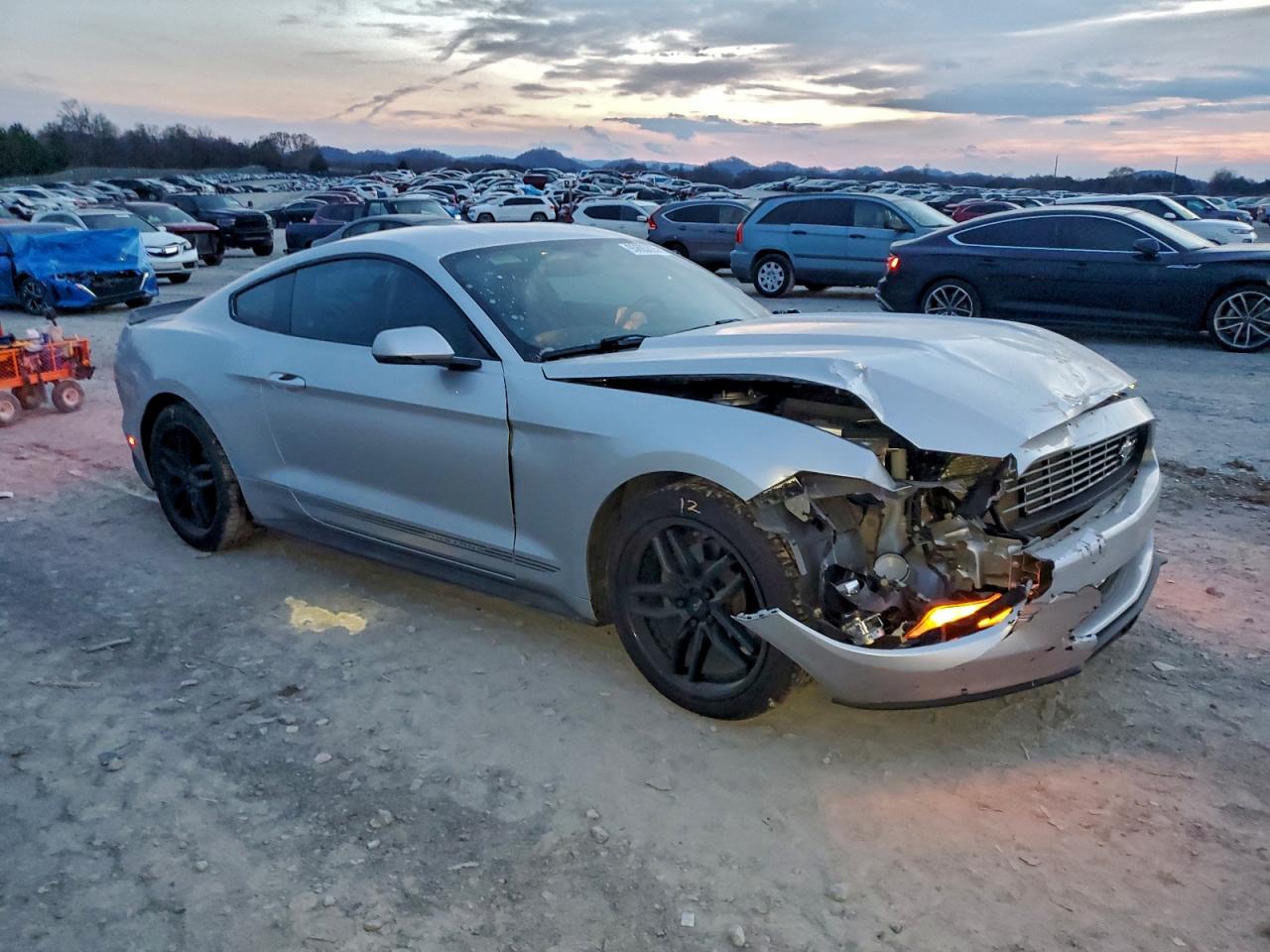2016 FORD MUSTANG photo 7