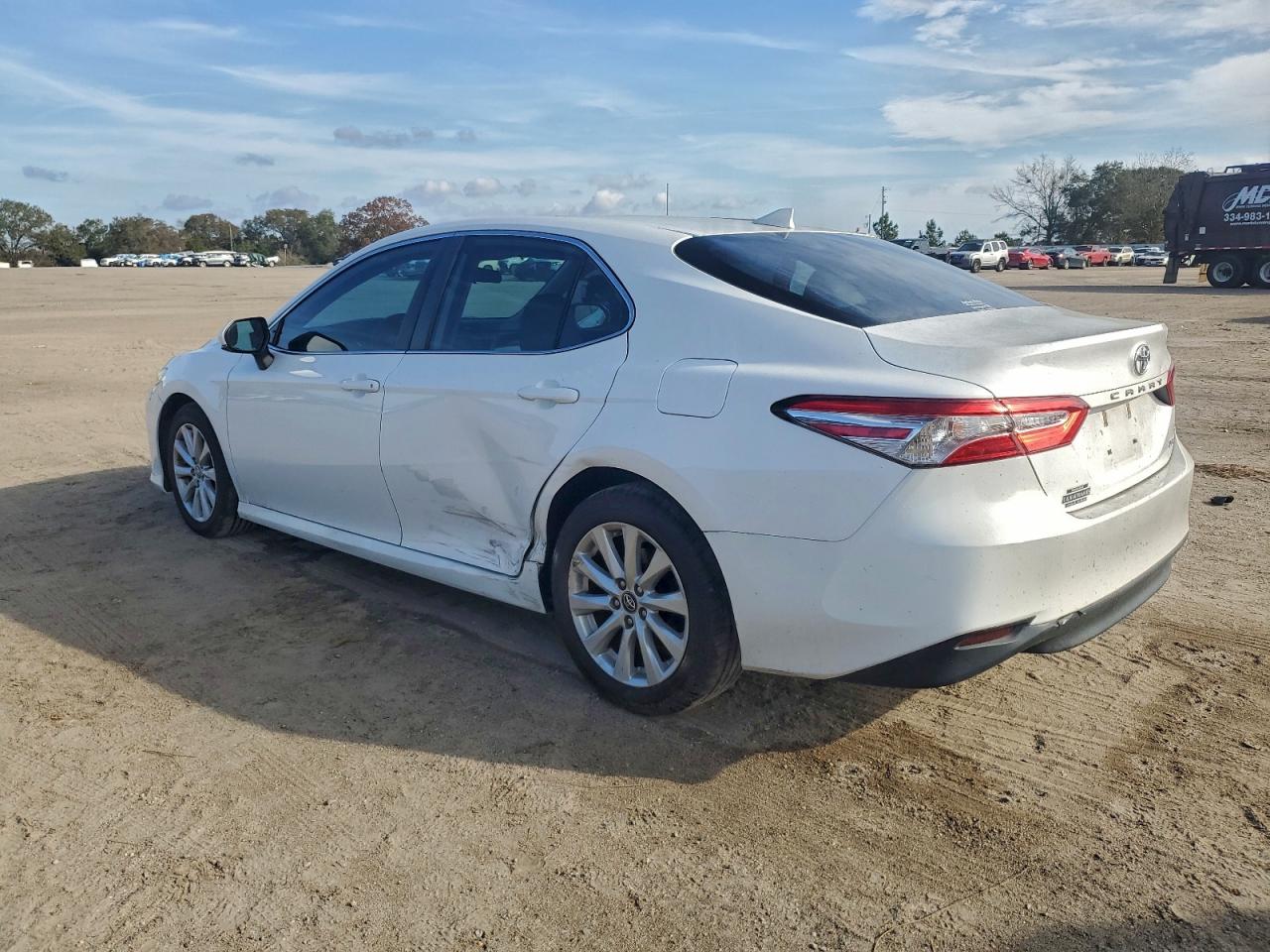 2019 TOYOTA CAMRY L photo 3
