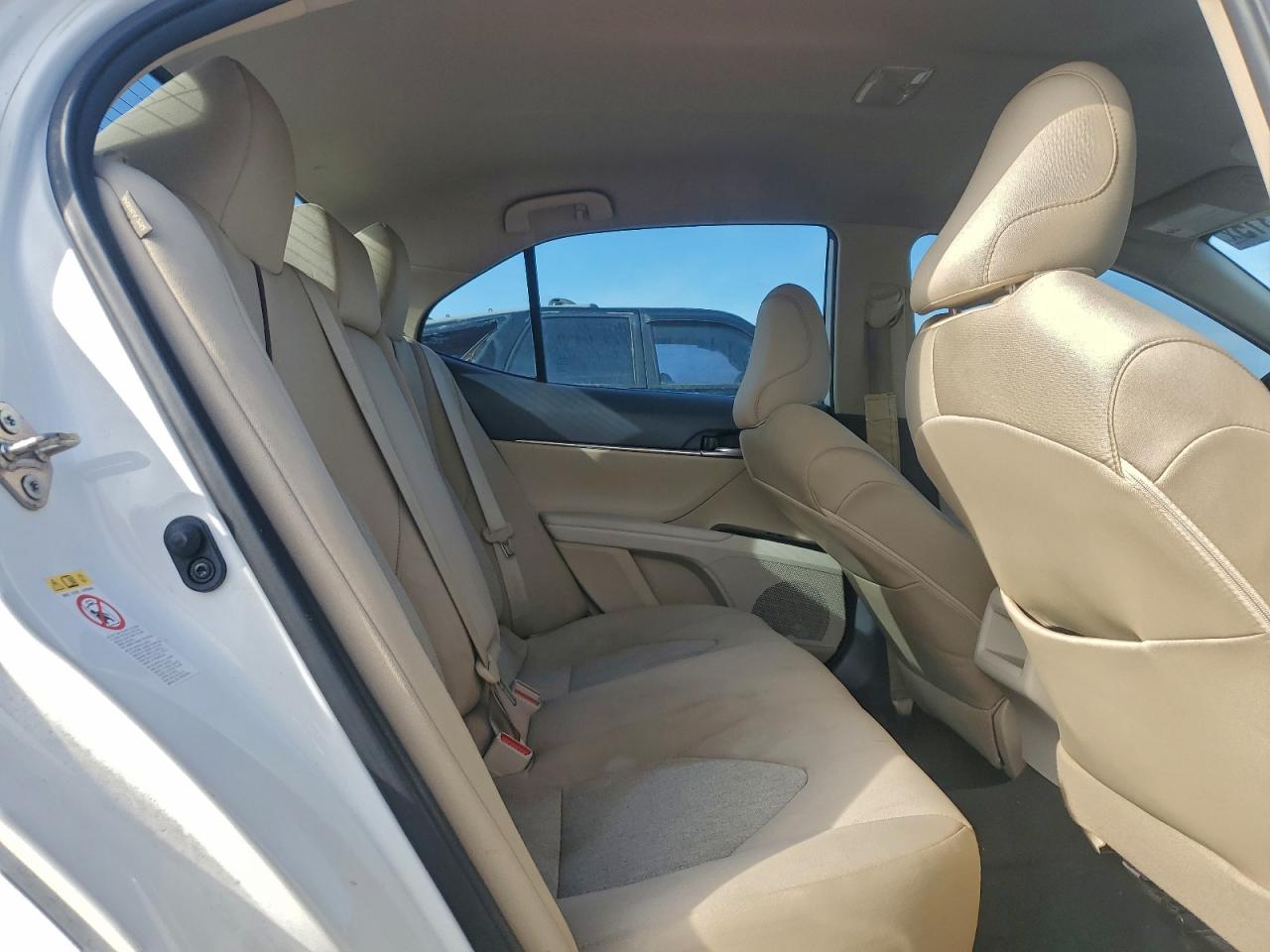 2019 TOYOTA CAMRY L photo 19