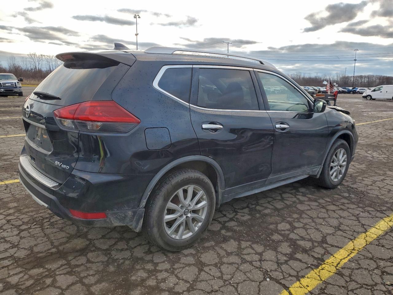 2018 NISSAN ROGUE S photo 5