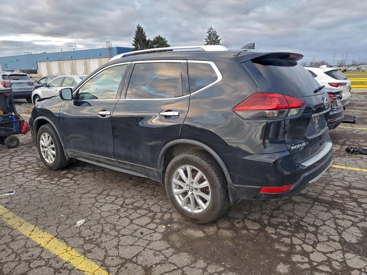 2018 NISSAN ROGUE S photo 3