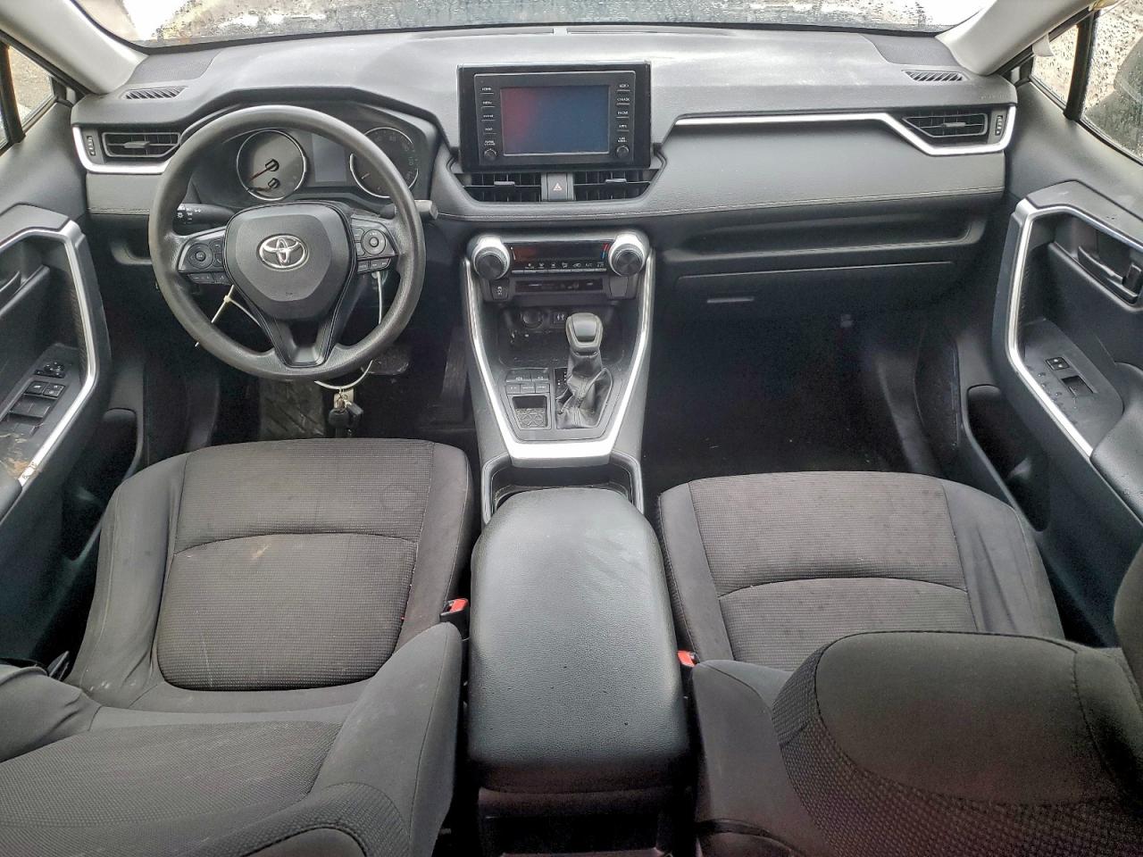 2019 TOYOTA RAV4 LE photo 8