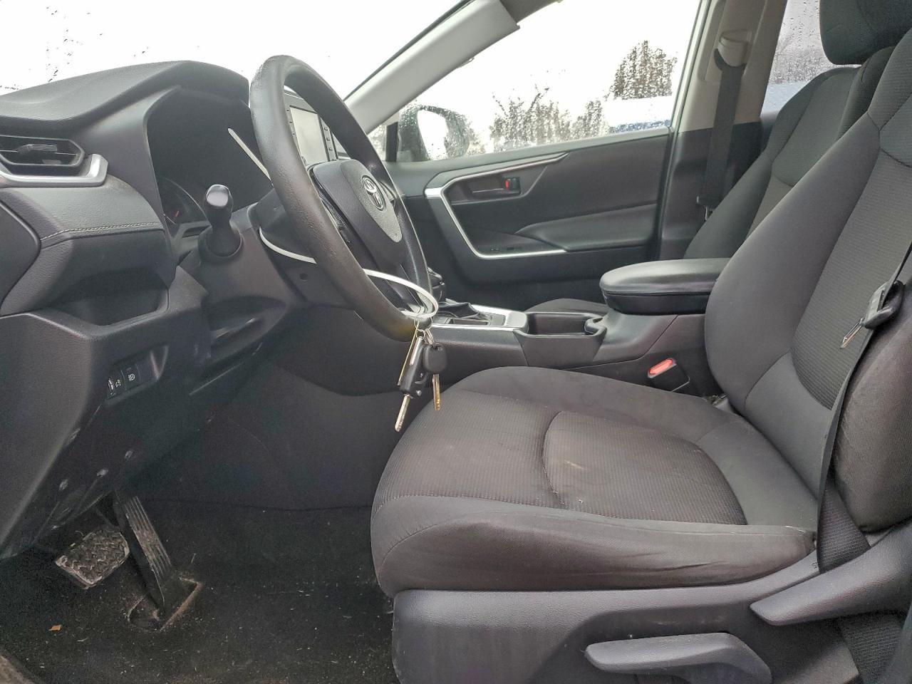 2019 TOYOTA RAV4 LE photo 7