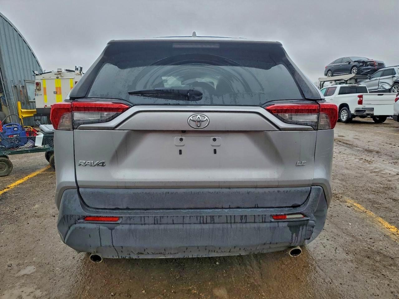 2019 TOYOTA RAV4 LE photo 6