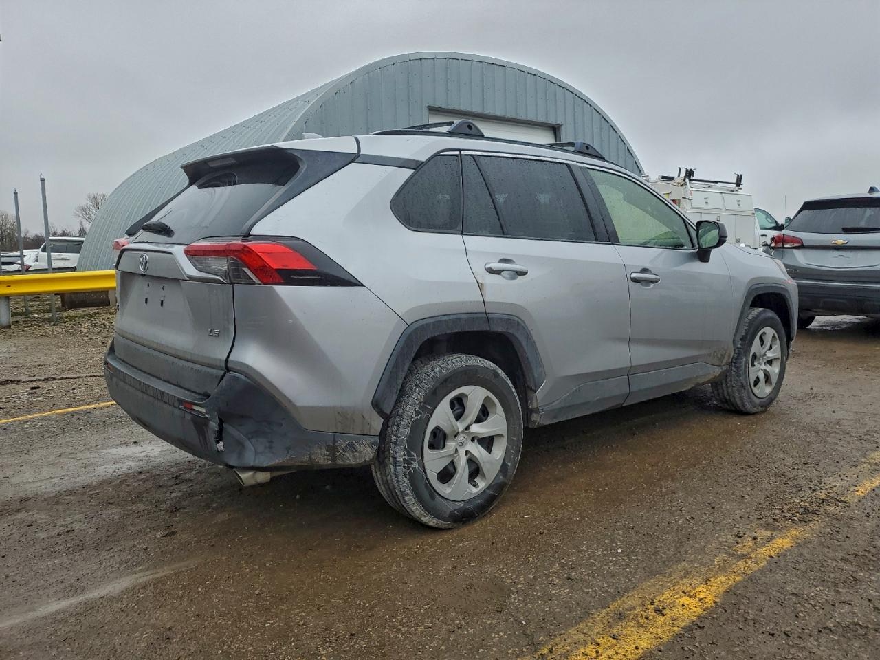 2019 TOYOTA RAV4 LE photo 3
