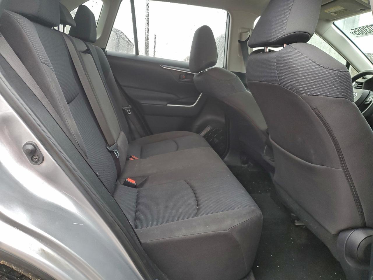 2019 TOYOTA RAV4 LE photo 10