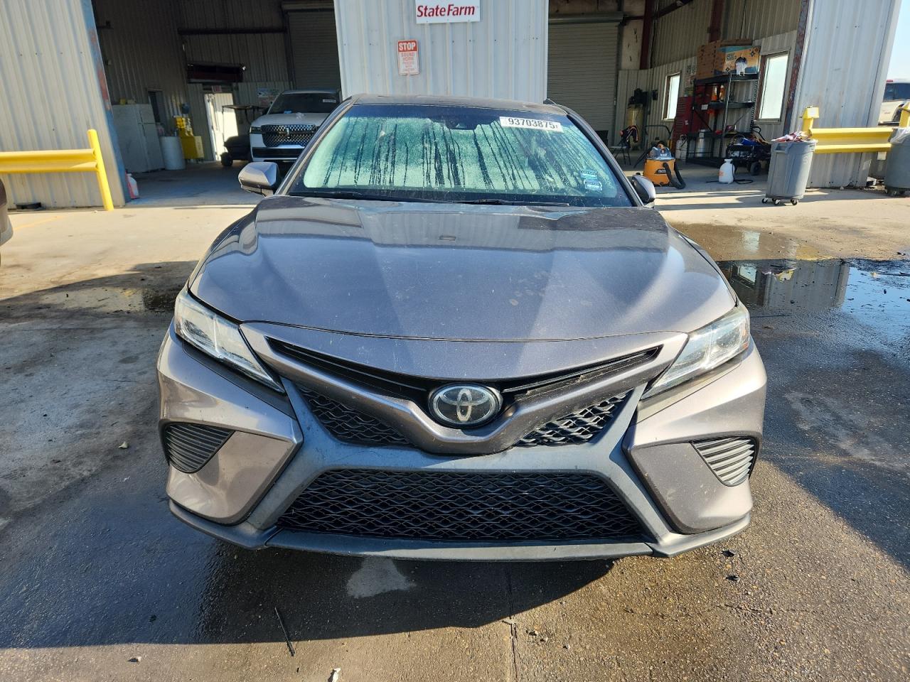 2018 TOYOTA CAMRY SE photo 9