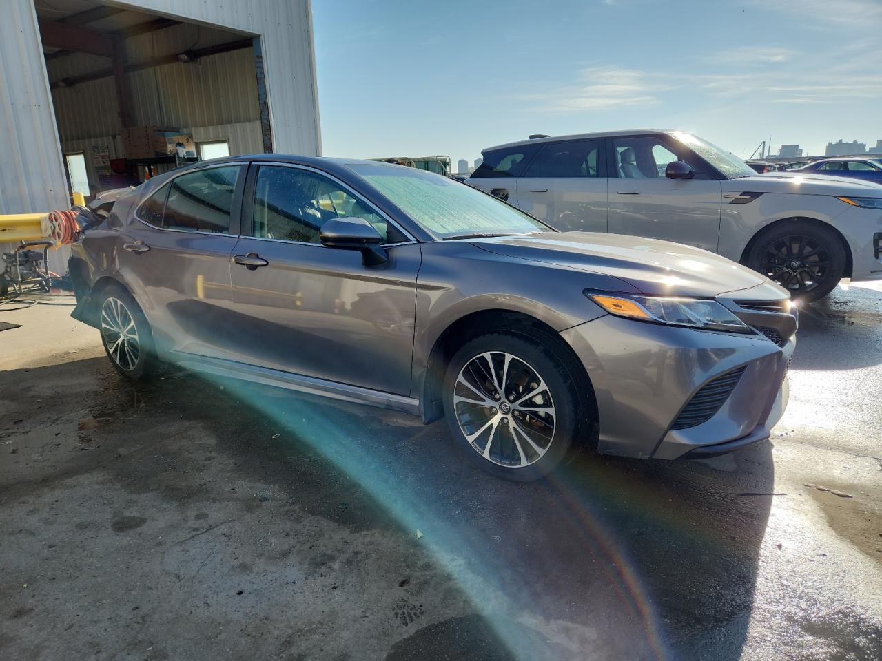 2018 TOYOTA CAMRY SE photo 7