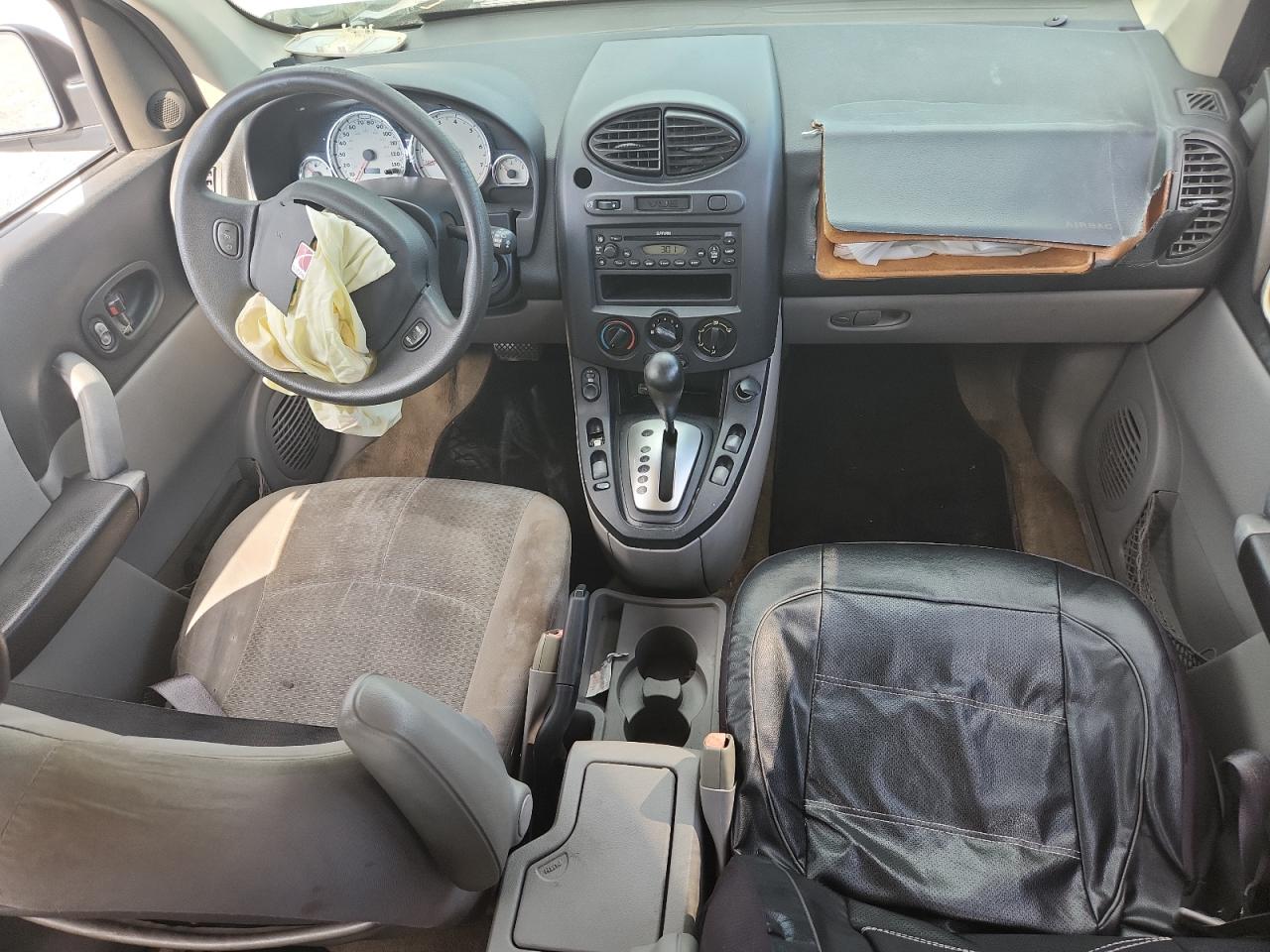 2005 SATURN VUE photo 14