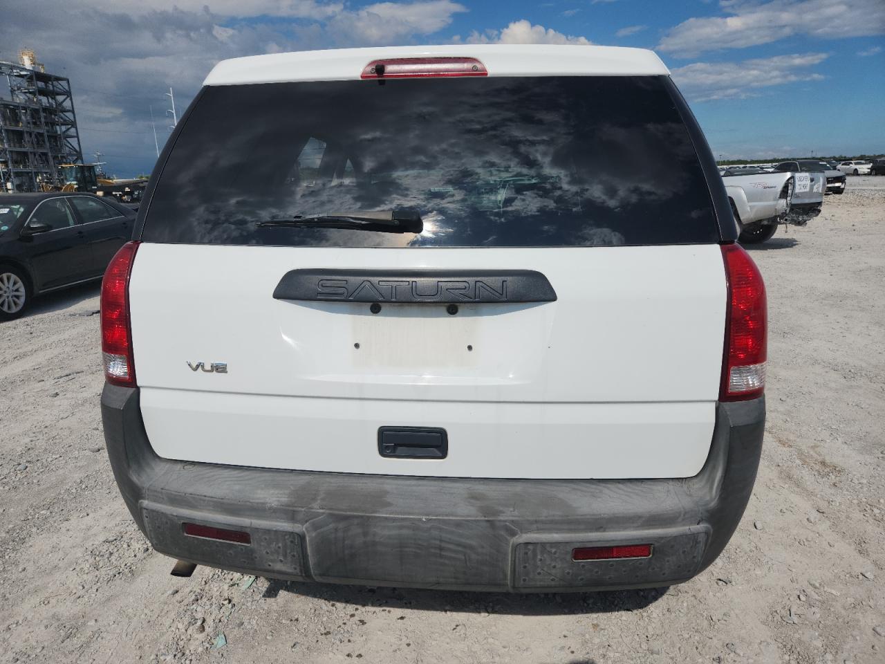 2005 SATURN VUE photo 10