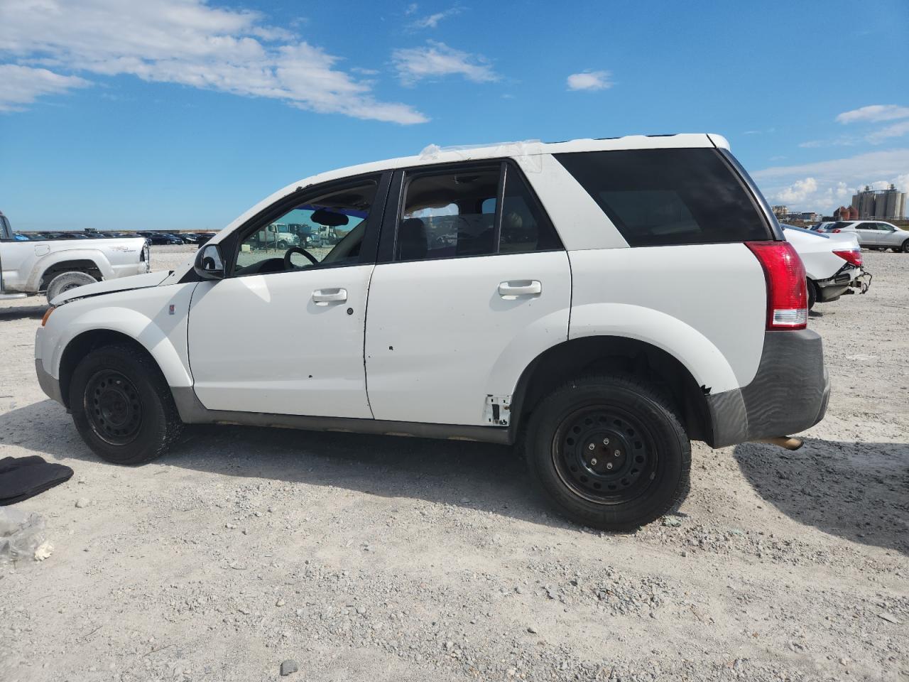 2005 SATURN VUE photo 3