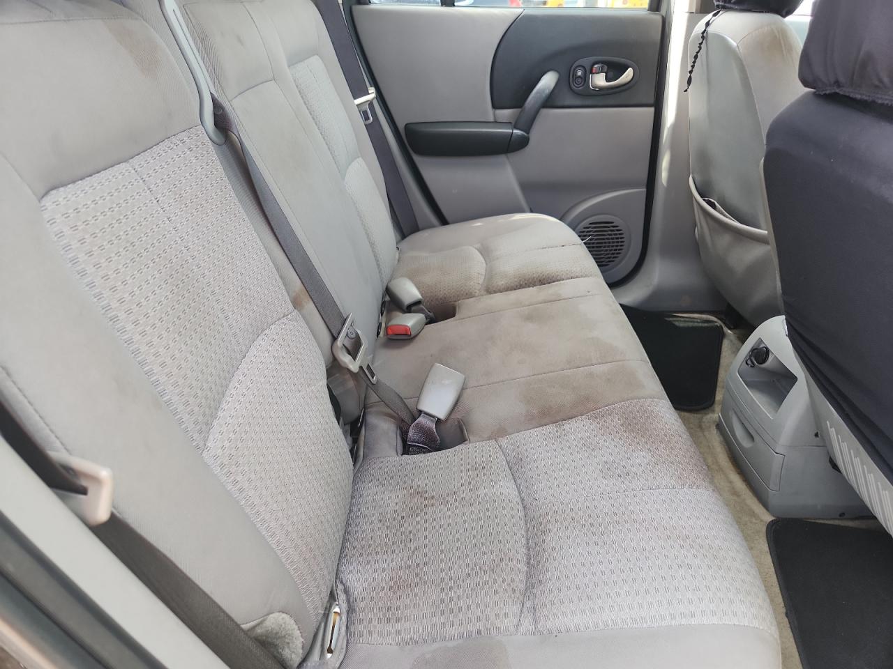 2005 SATURN VUE photo 18