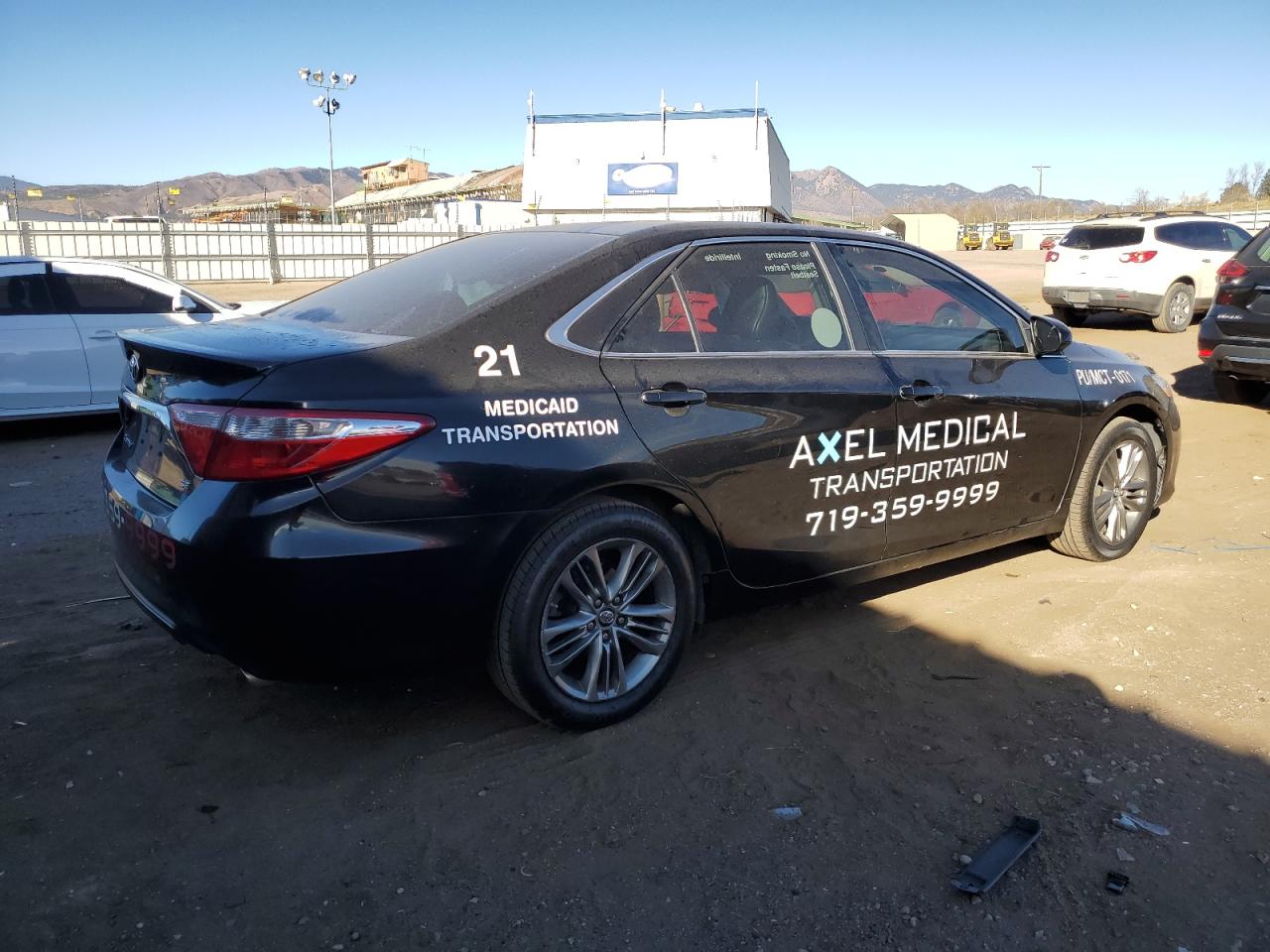 2016 TOYOTA CAMRY SE photo 5
