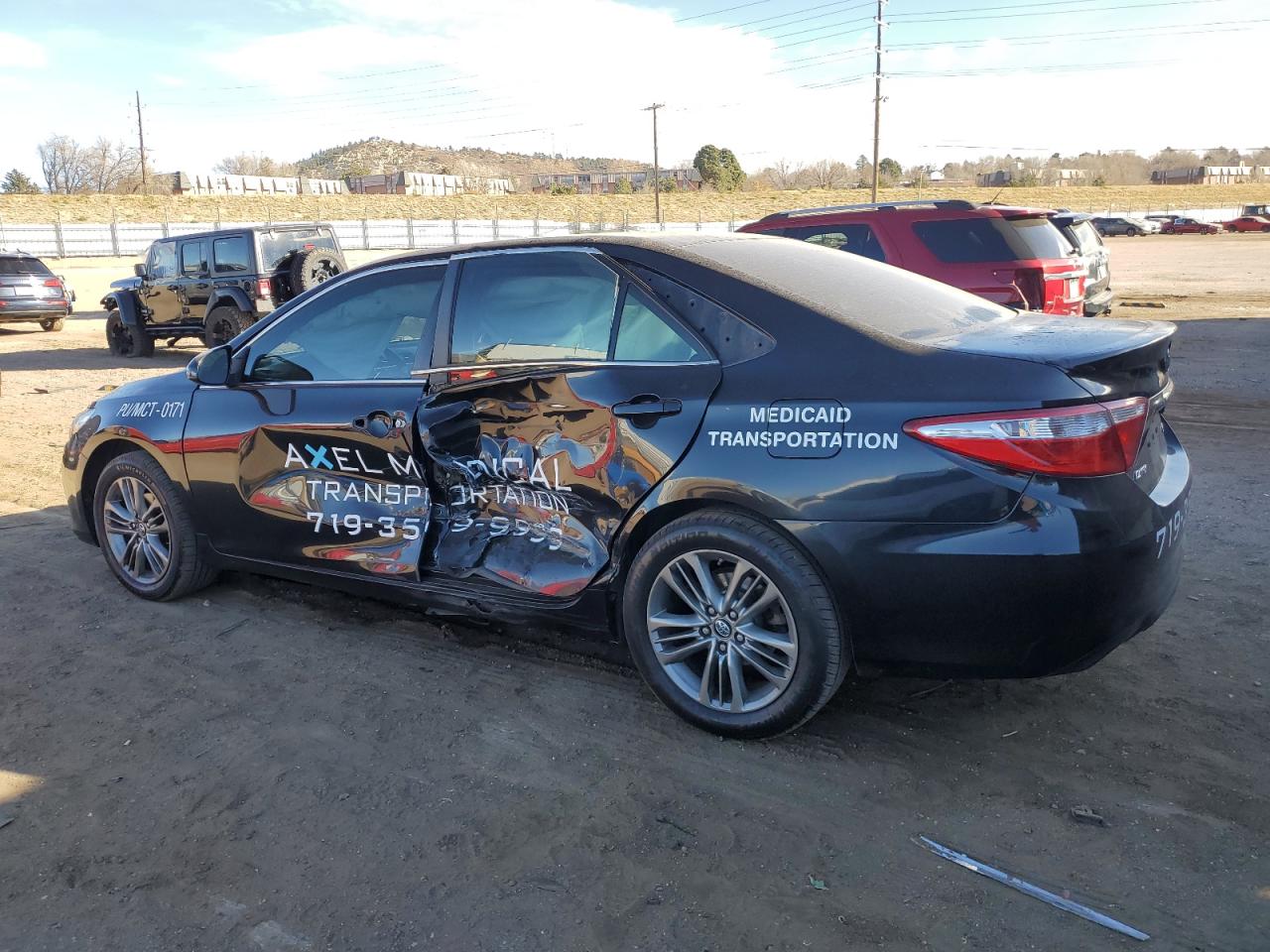 2016 TOYOTA CAMRY SE photo 3