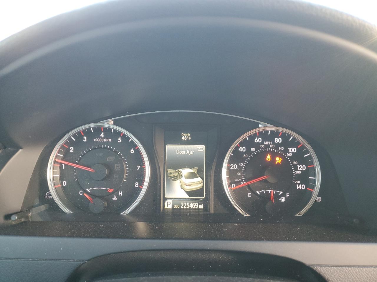 2016 TOYOTA CAMRY SE photo 17