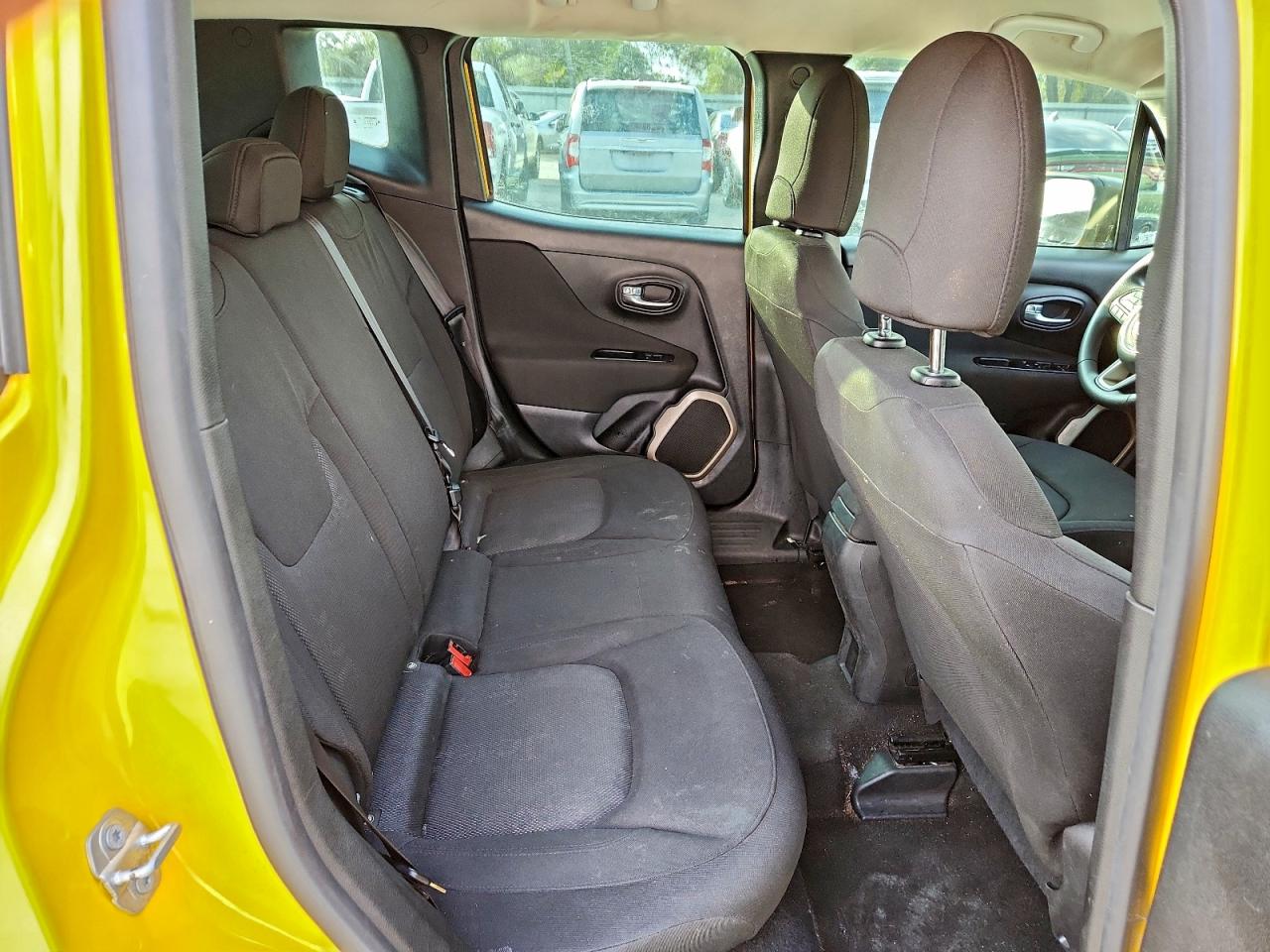 2015 JEEP RENEGADE SPORT photo 11
