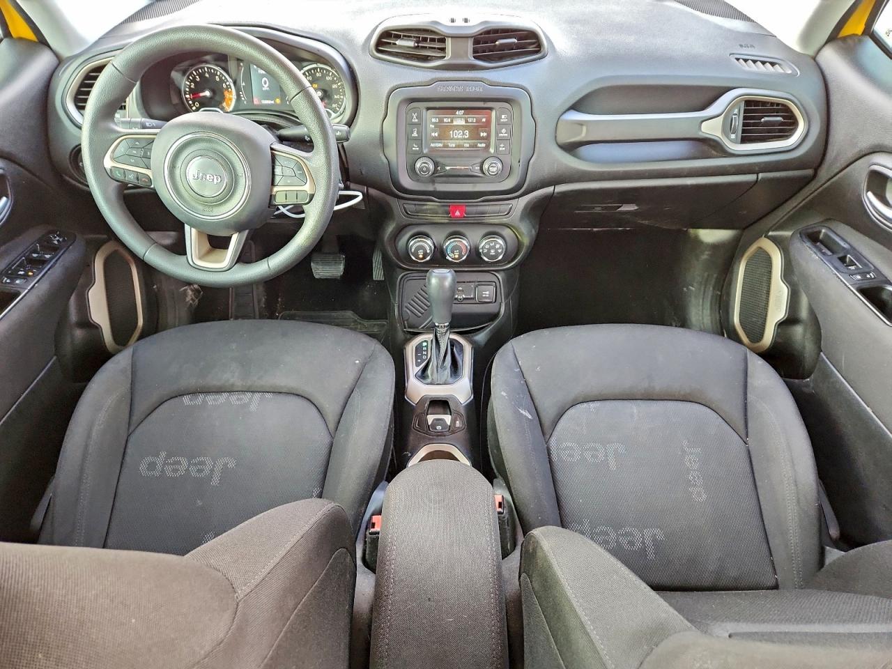 2015 JEEP RENEGADE SPORT photo 8