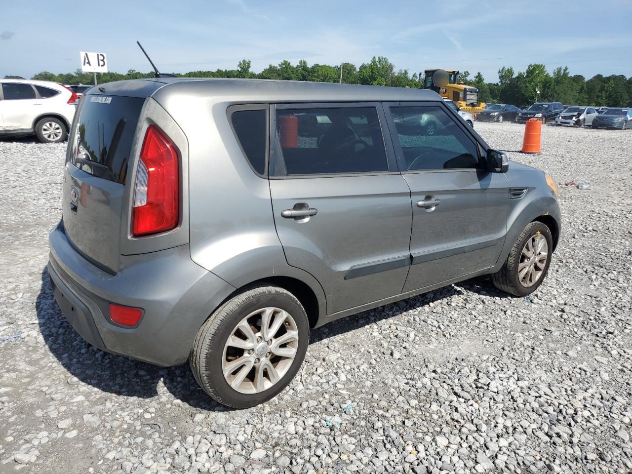 2013 KIA SOUL + photo 3
