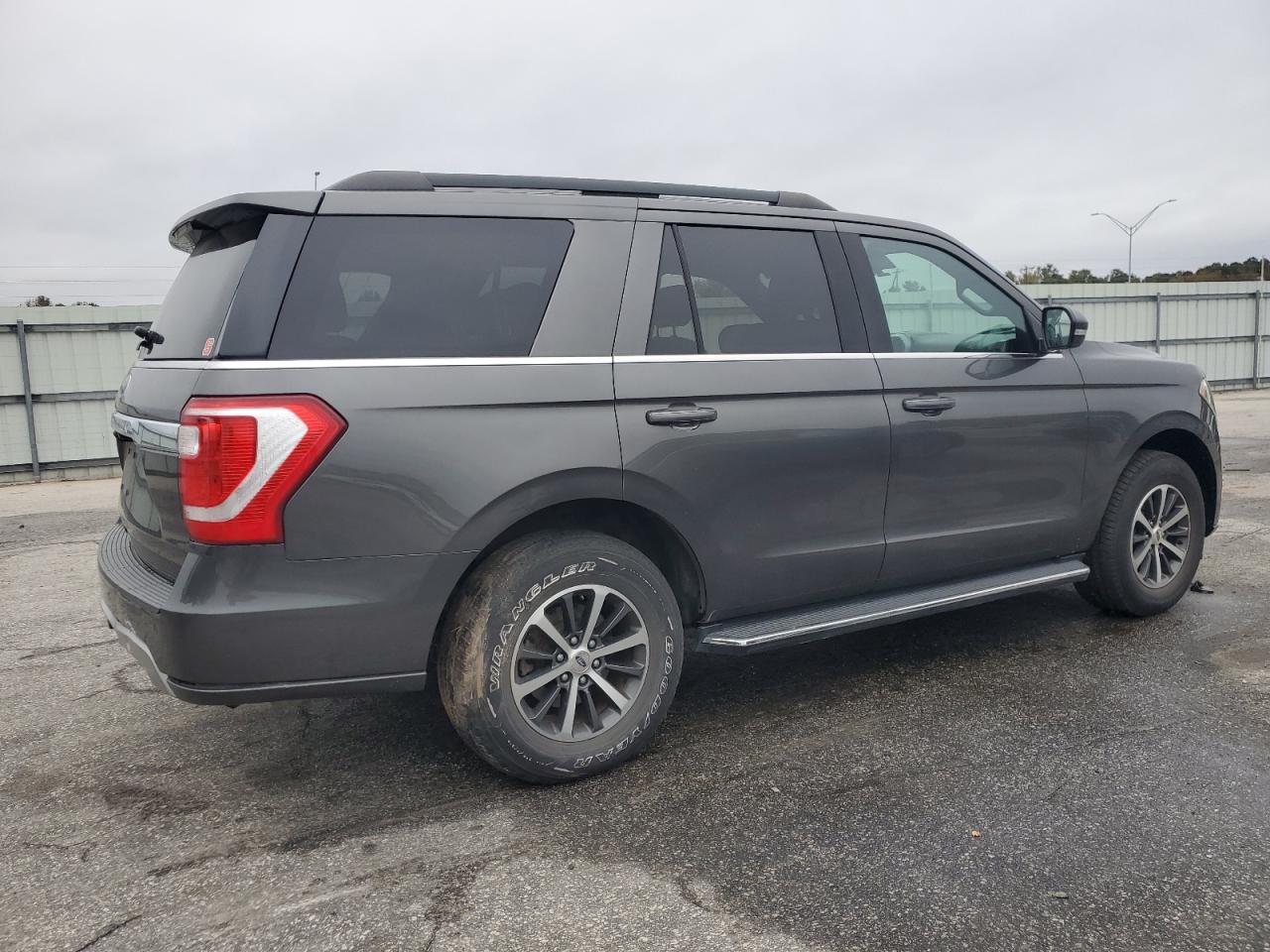 2018 FORD EXPEDITION XLT photo 3