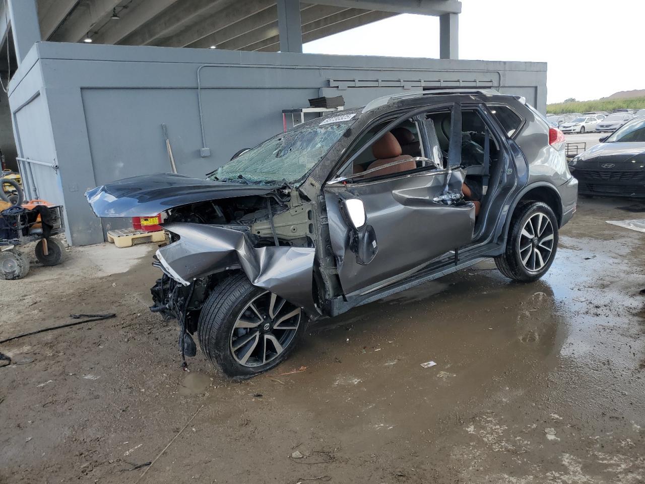 2017 NISSAN ROGUE