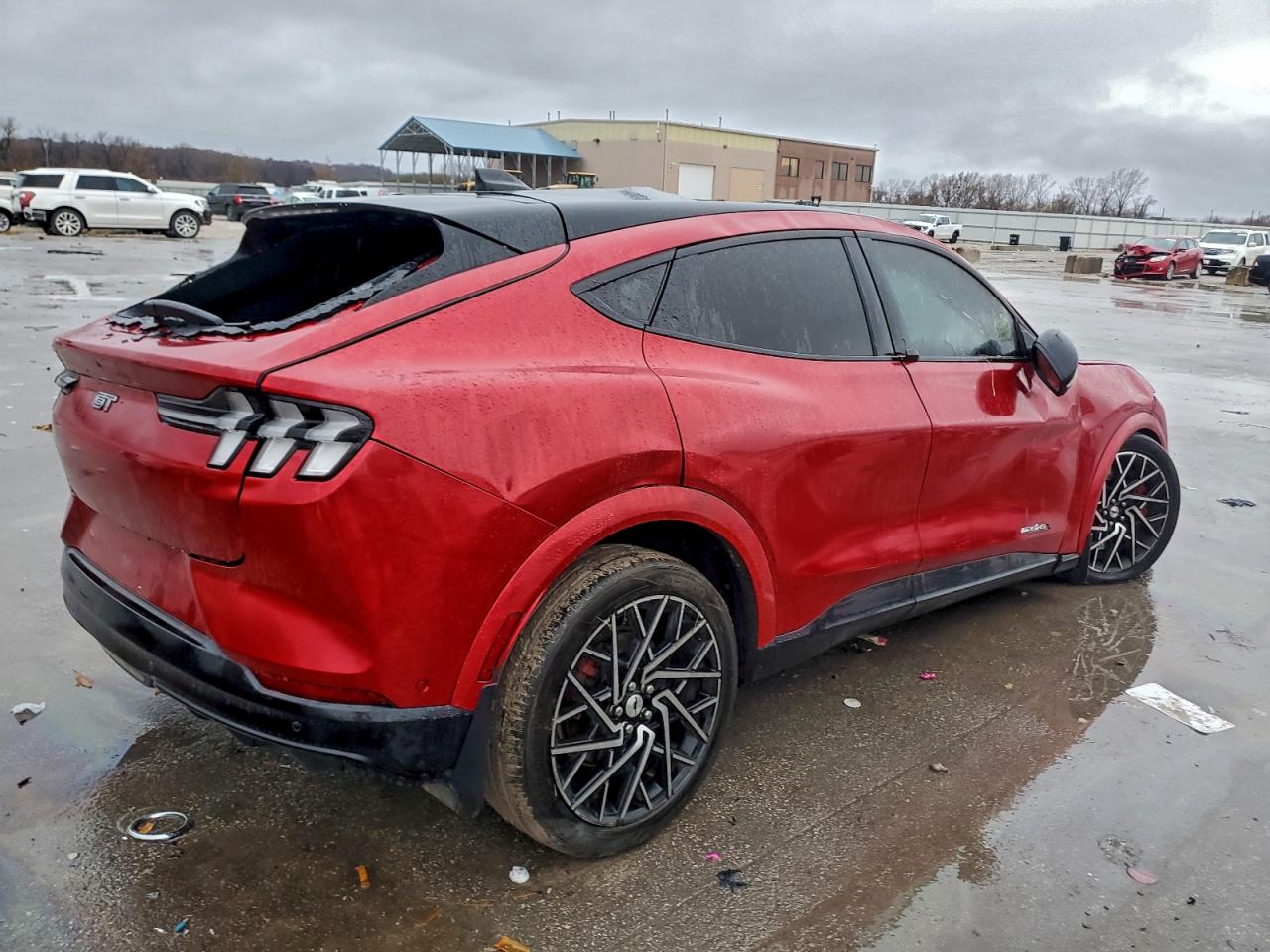 2022 FORD MUSTANG MACH-E GT photo 5