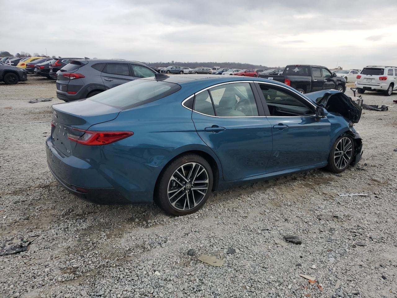 2025 TOYOTA CAMRY XSE photo 3