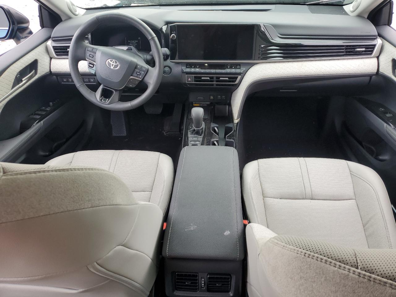 2025 TOYOTA CAMRY XSE photo 8