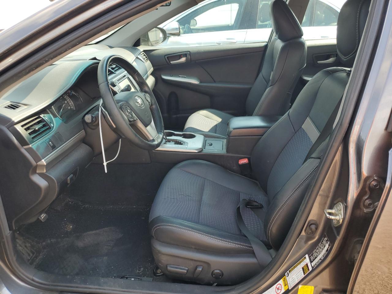 2014 TOYOTA CAMRY L photo 7