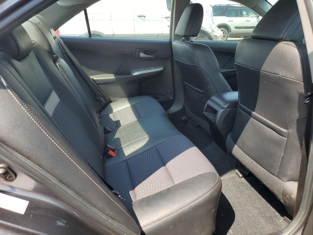2014 TOYOTA CAMRY L photo 10