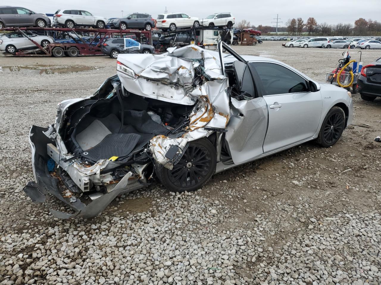 2012 TOYOTA CAMRY XLE photo 3