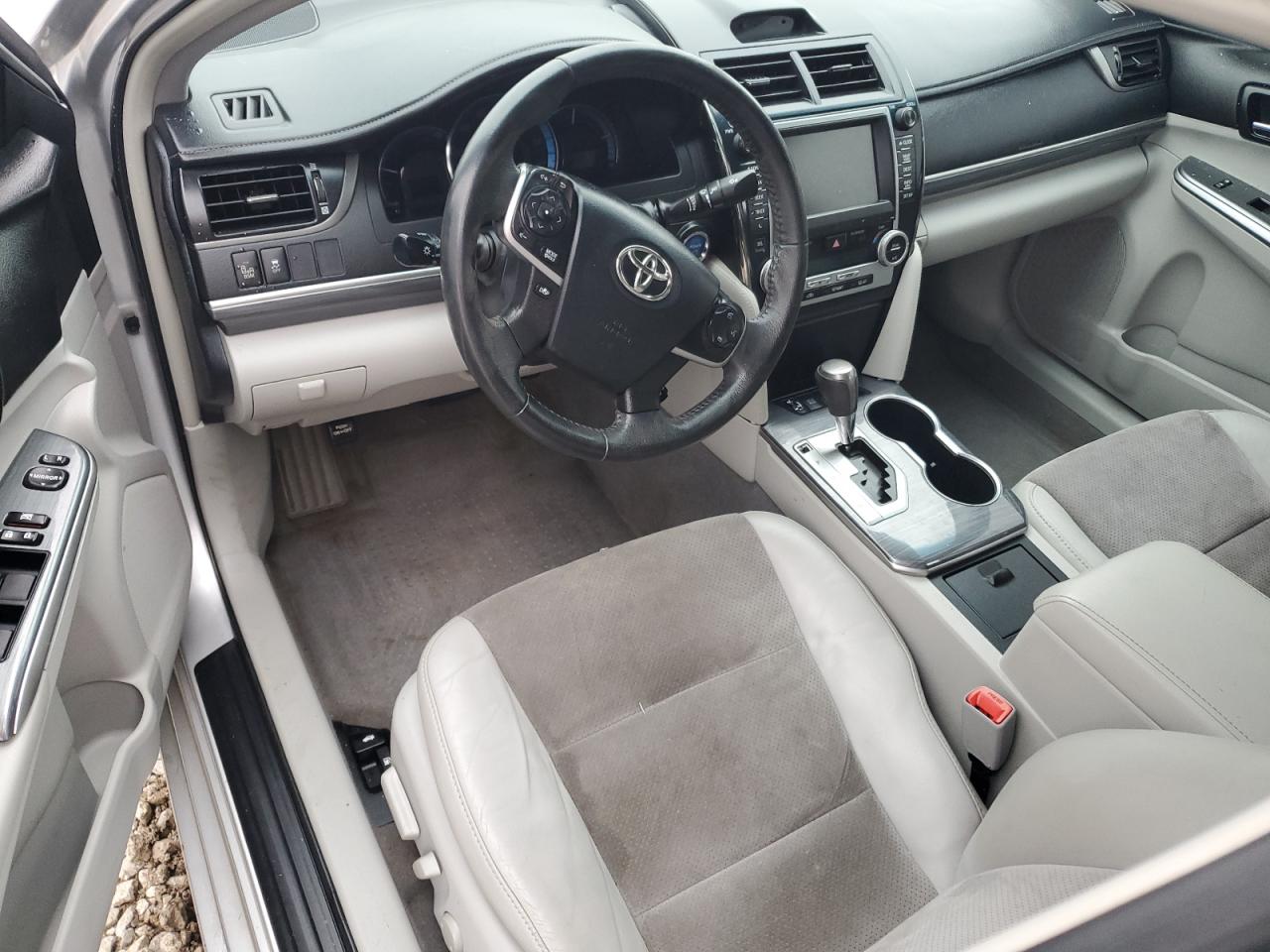 2012 TOYOTA CAMRY XLE photo 8