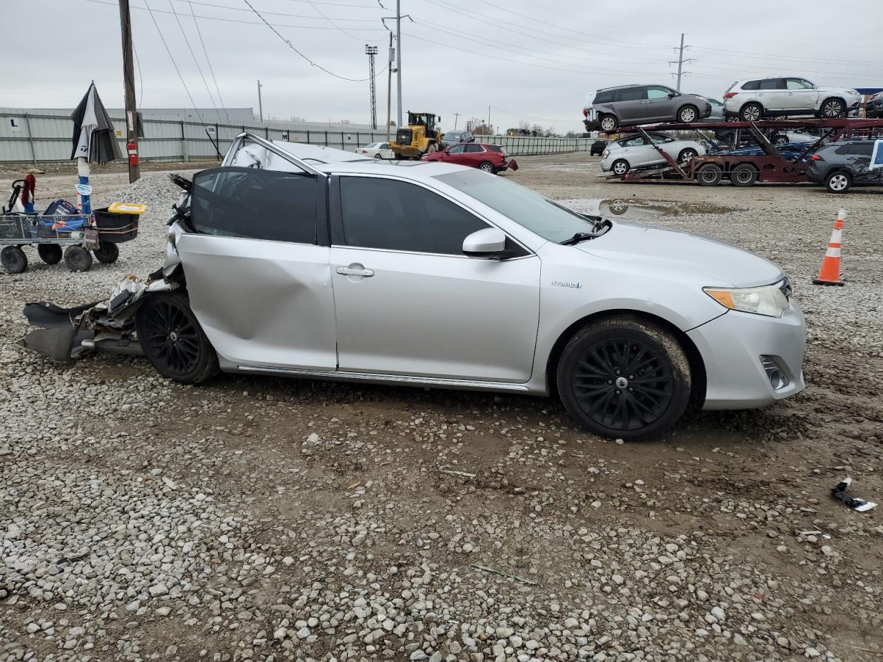 2012 TOYOTA CAMRY XLE photo 4