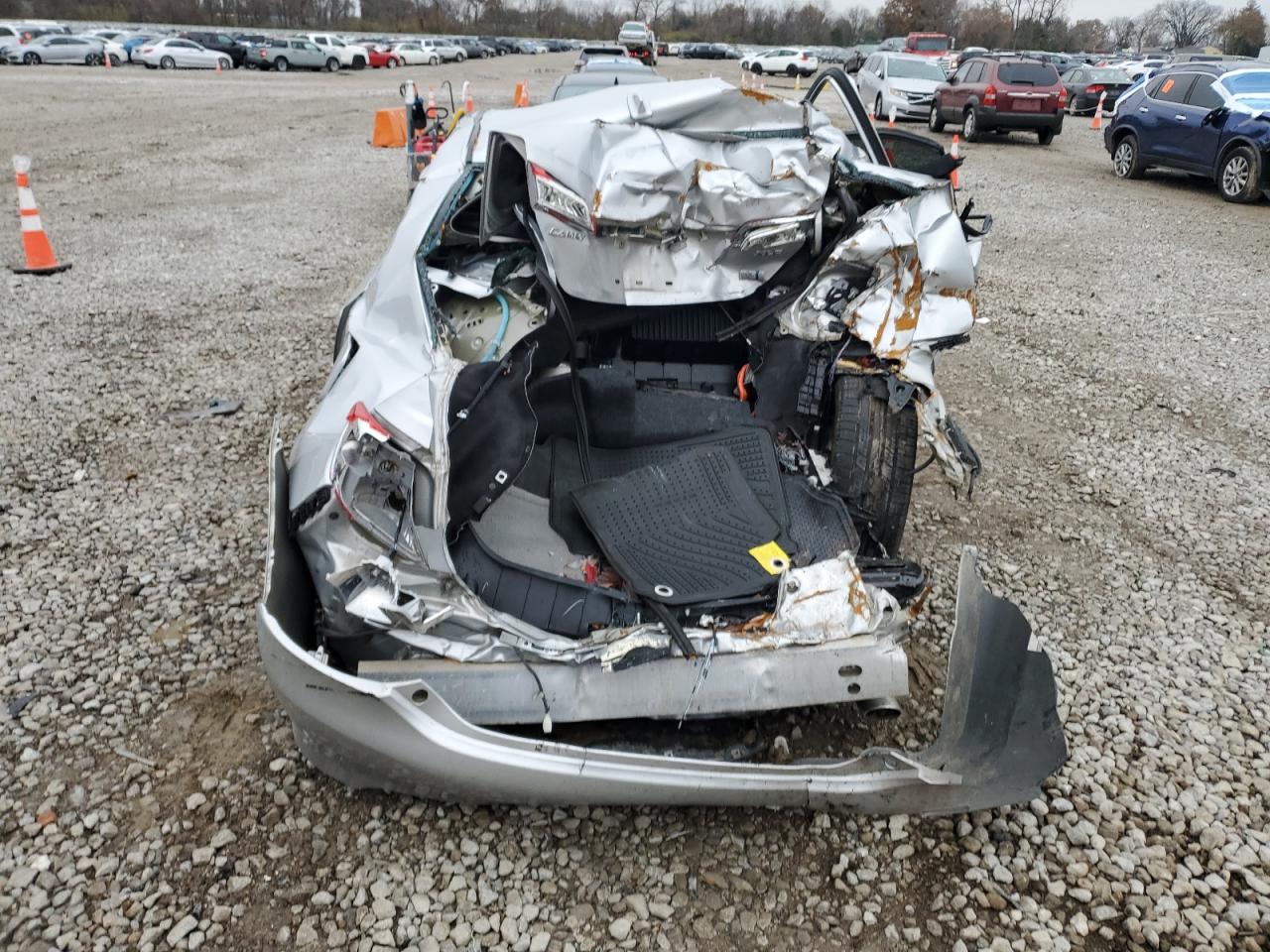 2012 TOYOTA CAMRY XLE photo 6