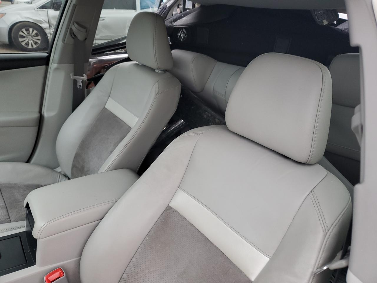 2012 TOYOTA CAMRY XLE photo 10