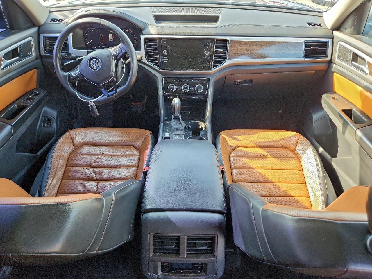 2018 VOLKSWAGEN ATLAS SEL PREMIUM photo 8