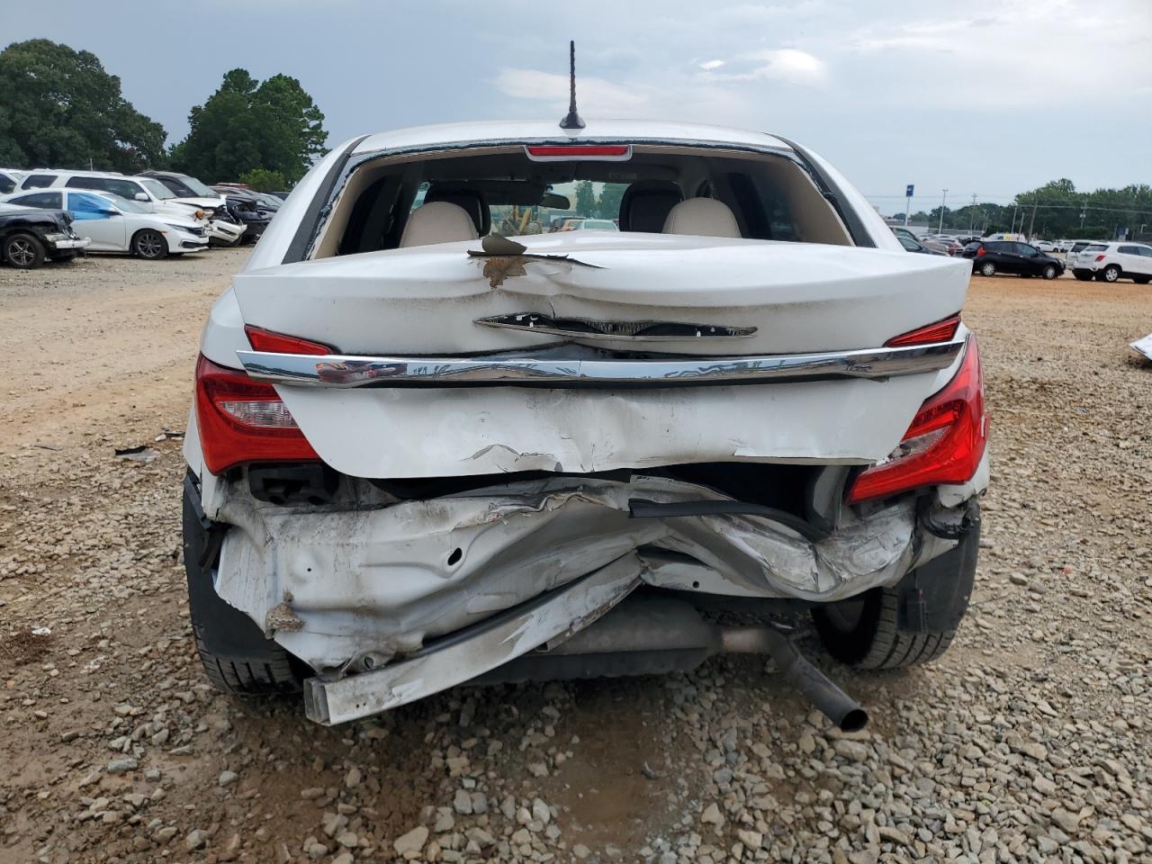 2013 CHRYSLER 200 TOURING photo 6