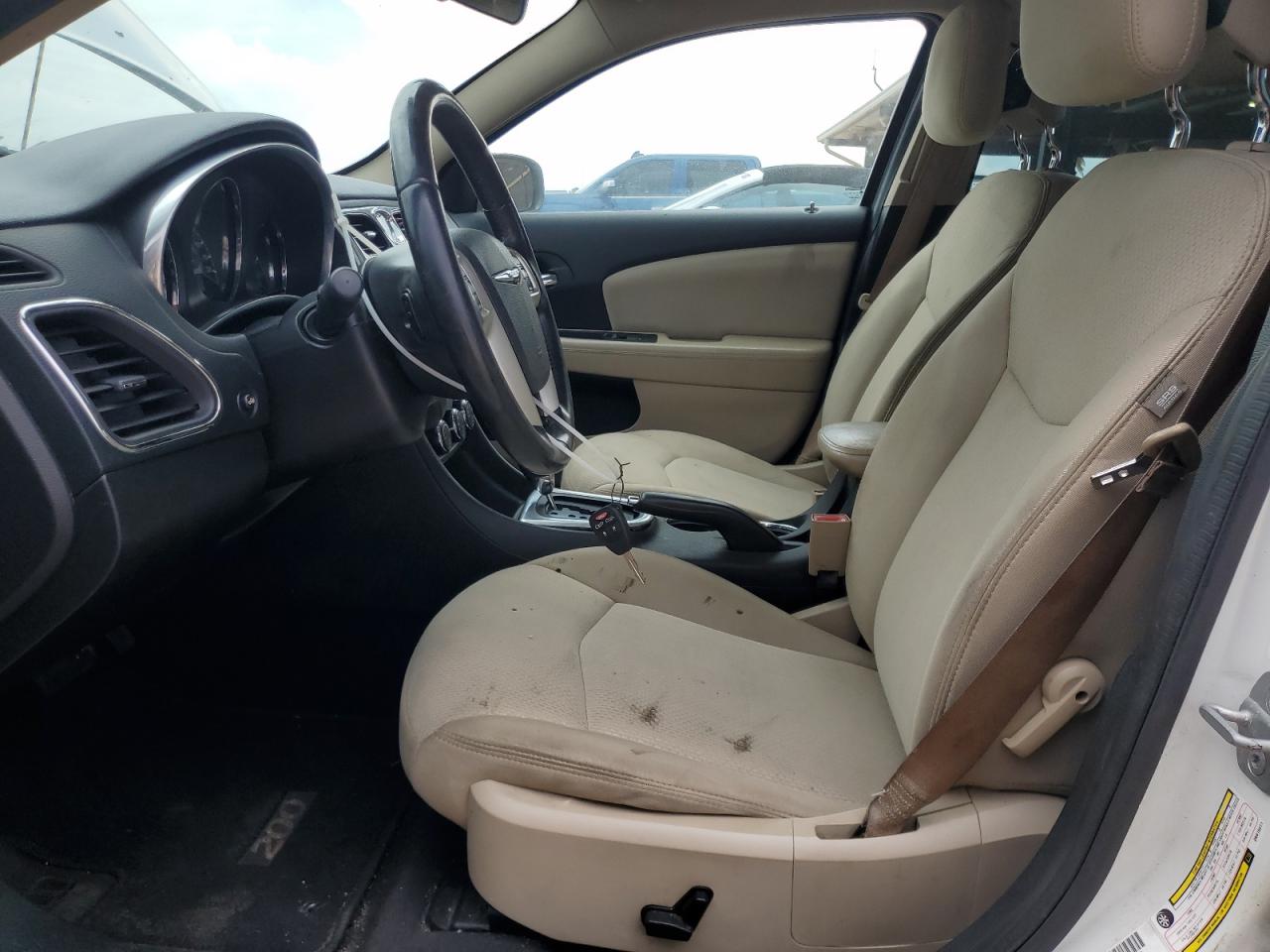 2013 CHRYSLER 200 TOURING photo 7