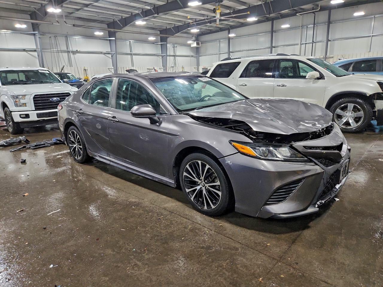 2020 TOYOTA CAMRY SE photo 4