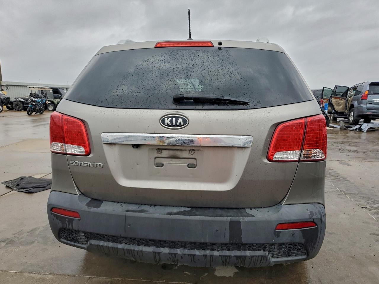 2011 KIA SORENTO LX photo 6