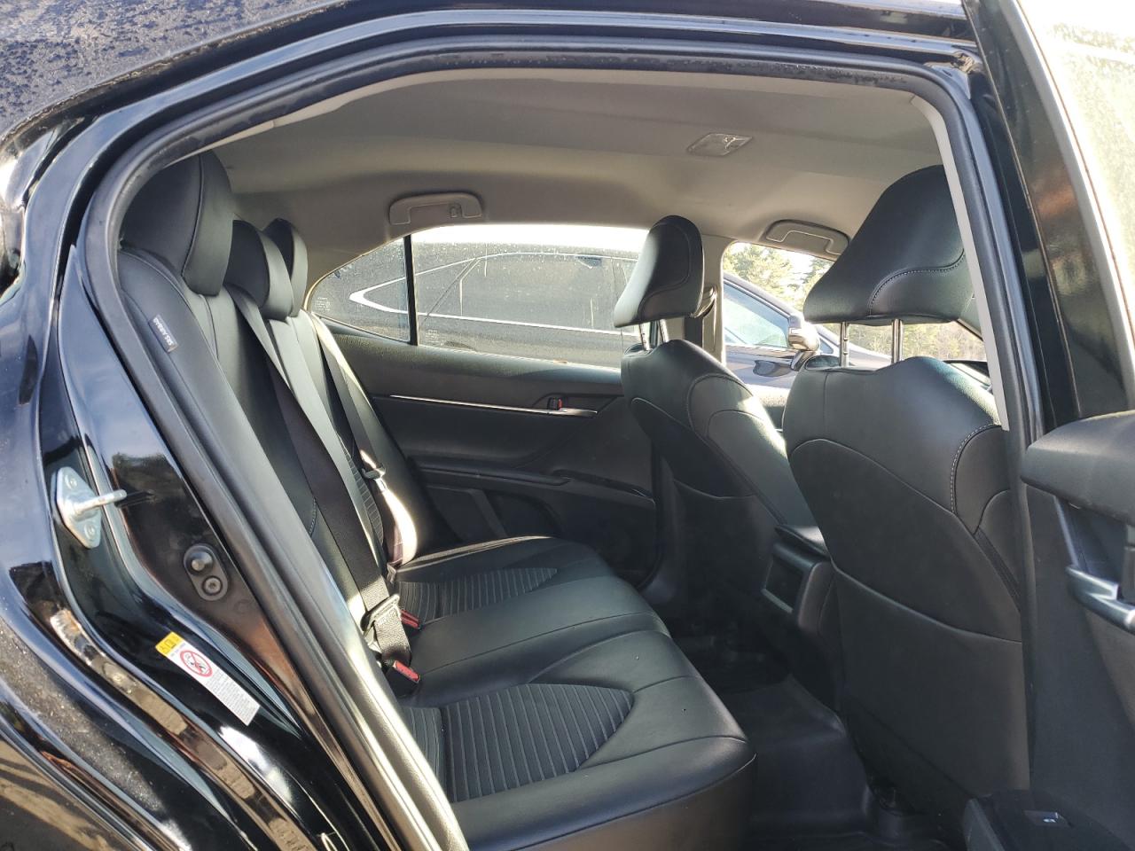 2018 TOYOTA CAMRY photo 19