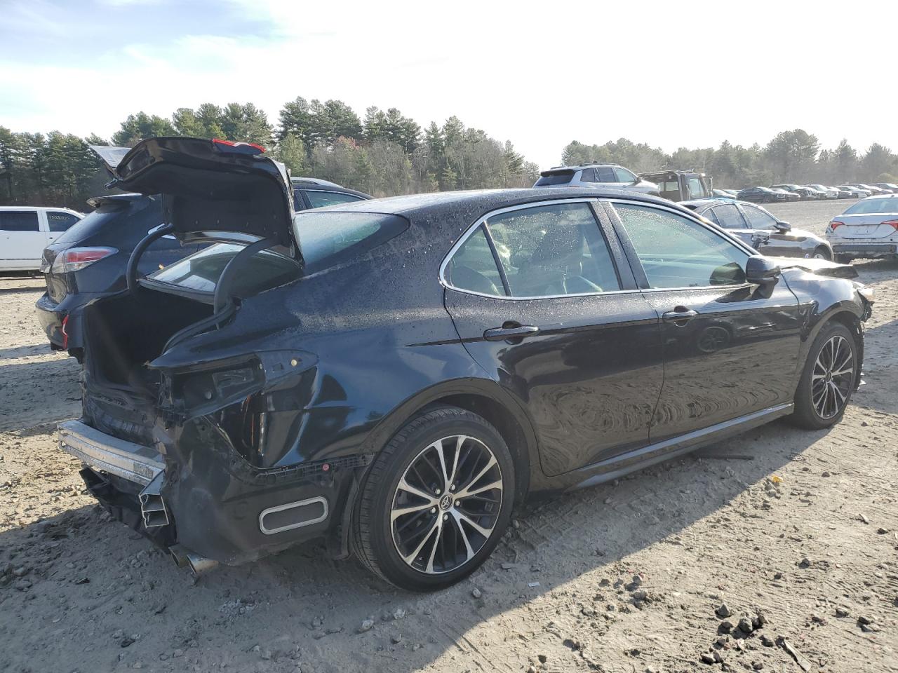 2018 TOYOTA CAMRY photo 5